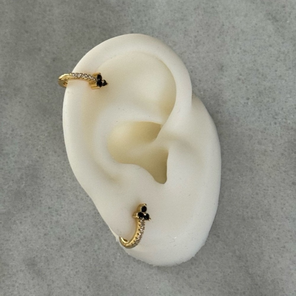 COPY - Gold Crystal Pave Flower Small Huggie Hoop Earrings 

Brand New